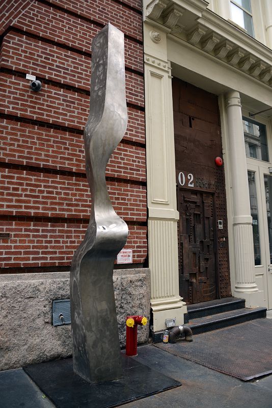 16-1 Undulating Column By Hans Van de Bovenkamp 1977 At 102 Greene St South of Prince St In SoHo New York City